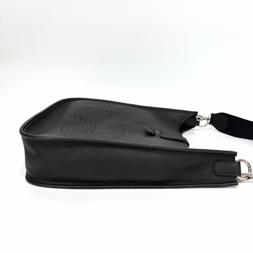 Pre-Owned Hermès Black Evelyne 33 Shoulder Bag, Square Stamp G, Year 2003, Item N21094805