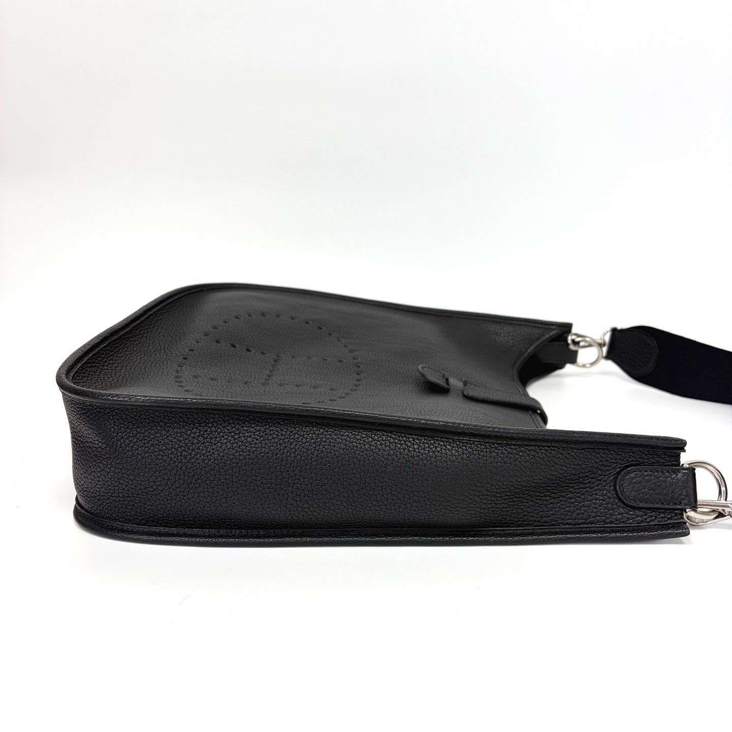 Pre-Owned Hermès Black Evelyne 33 Shoulder Bag, Square Stamp G, Year 2003, Item N21094805