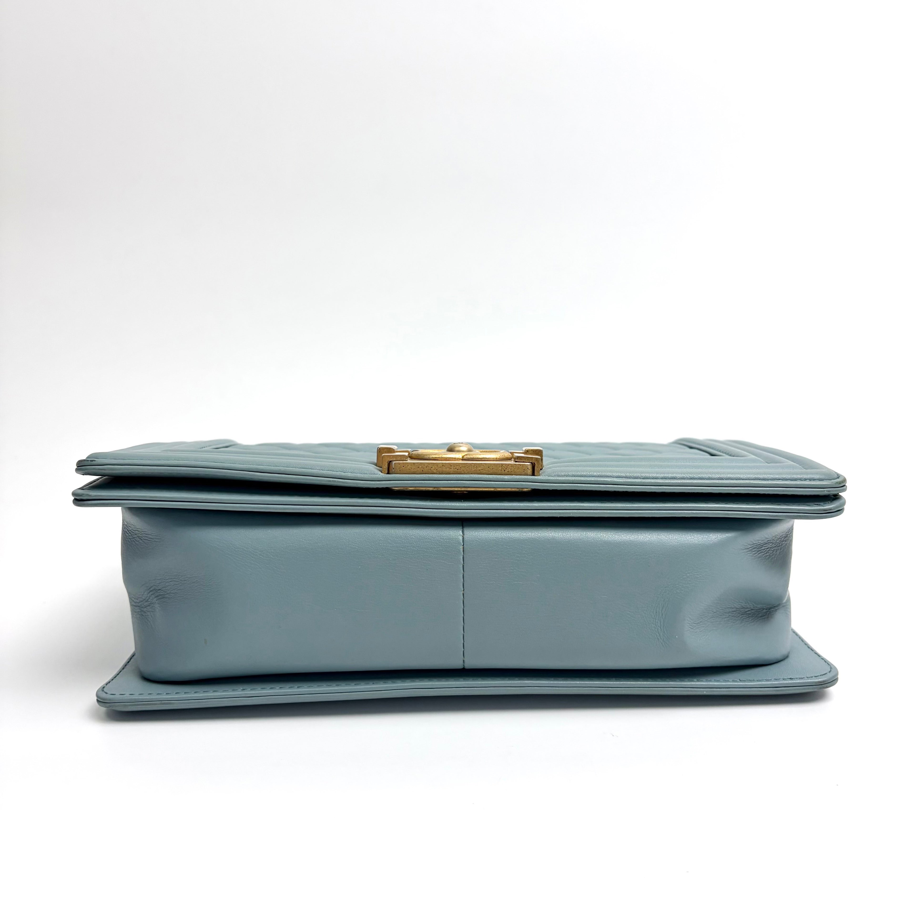 Pre-Owned Chanel Le Boy Medium, Blue Calfskin, Base Length 28cm, 25 Series,Year 2018, Serial N22201037