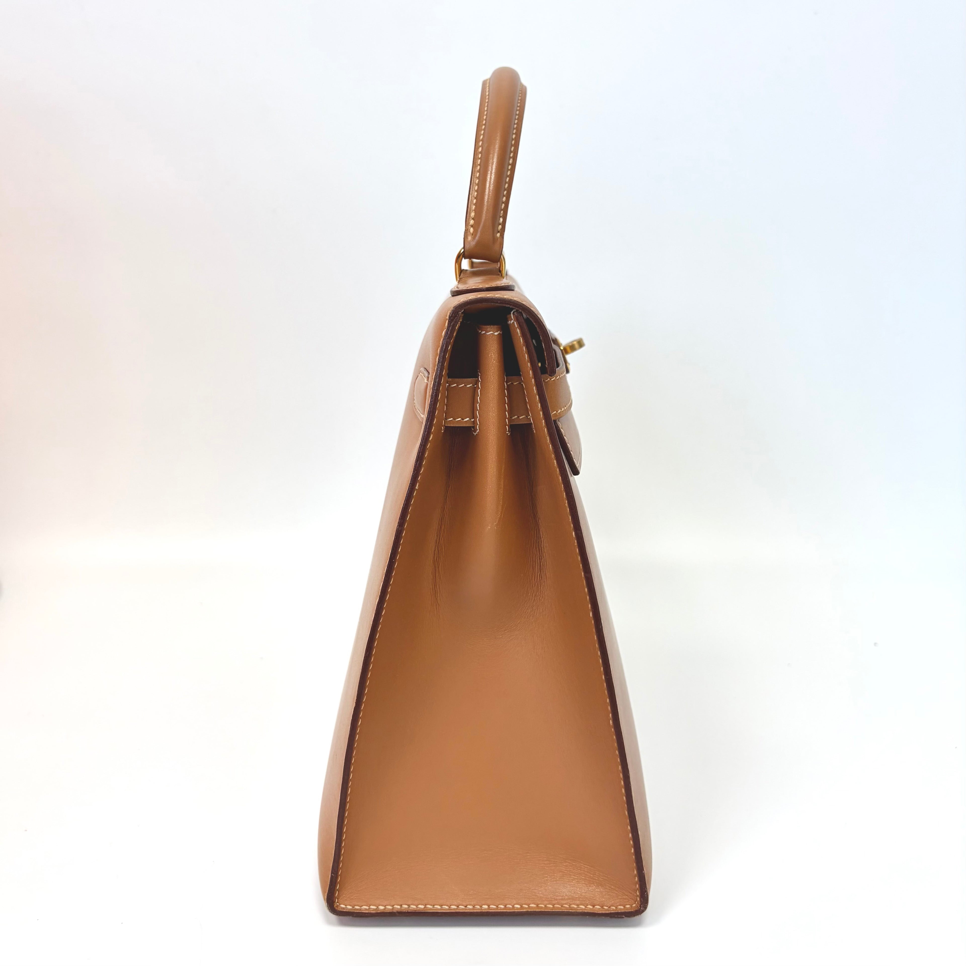 Pre-Owned Hermès Kelly 28, Gold Brown Box Calfskin, Gold Hardware, Hand & Crossbody Bag, Serial  N22239208