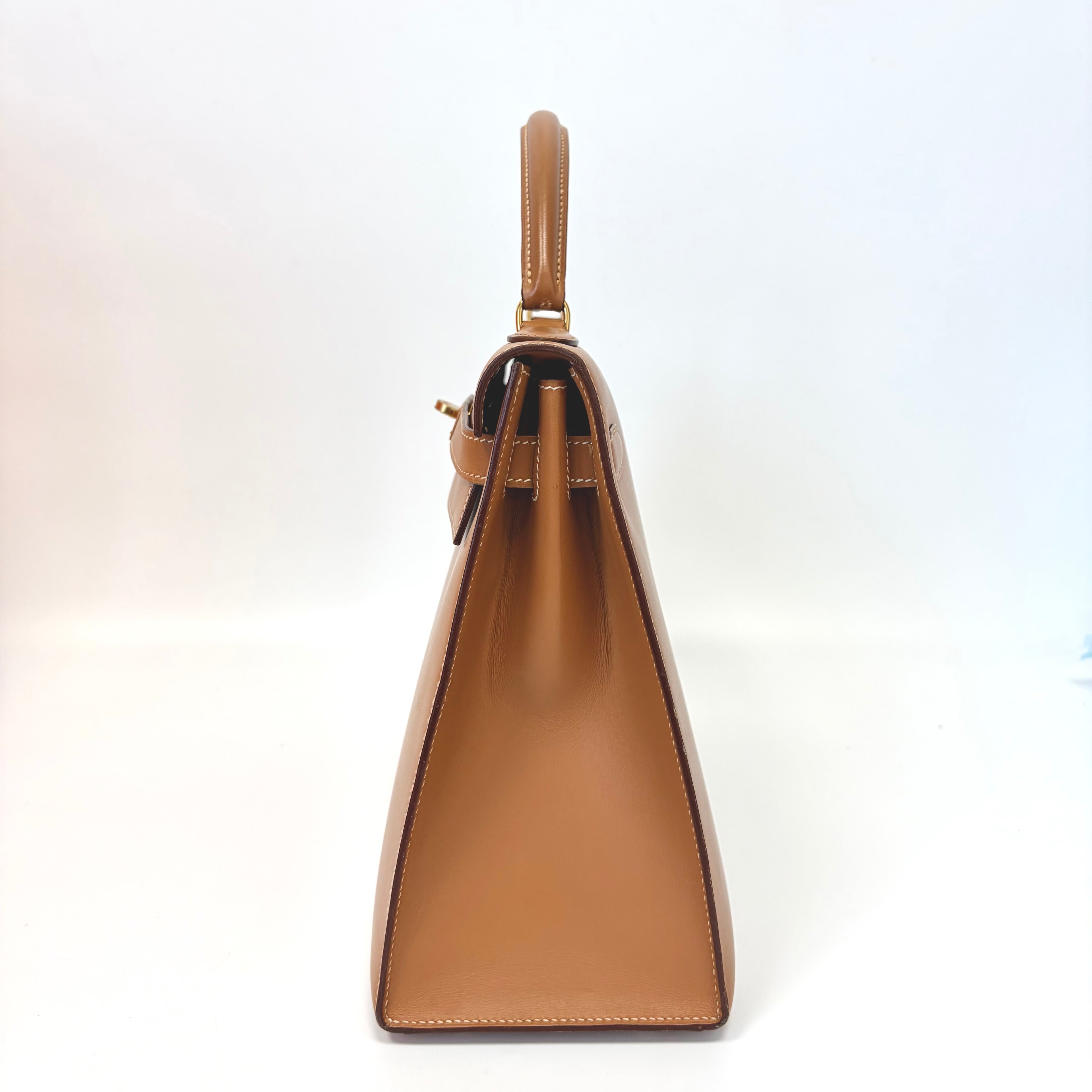 Pre-Owned Hermès Kelly 28, Gold Brown Box Calfskin, Gold Hardware, Hand & Crossbody Bag, Serial  N22239208
