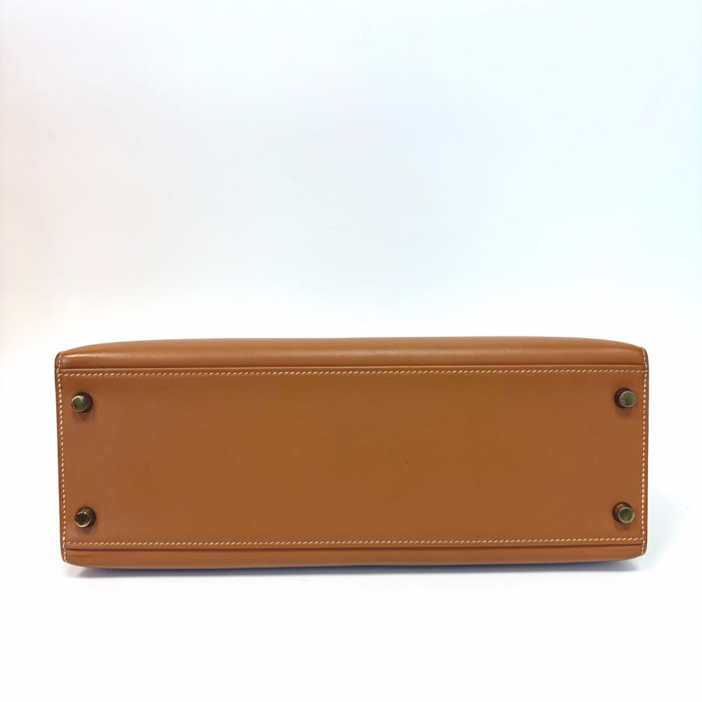 Pre-Owned Hermès Kelly 28, Gold Brown Box Calfskin, Gold Hardware, Hand & Crossbody Bag, Serial  N22239208