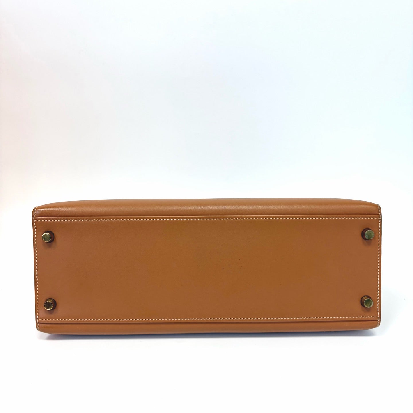 Pre-Owned Hermès Kelly 28, Gold Brown Box Calfskin, Gold Hardware, Hand & Crossbody Bag, Serial  N22239208