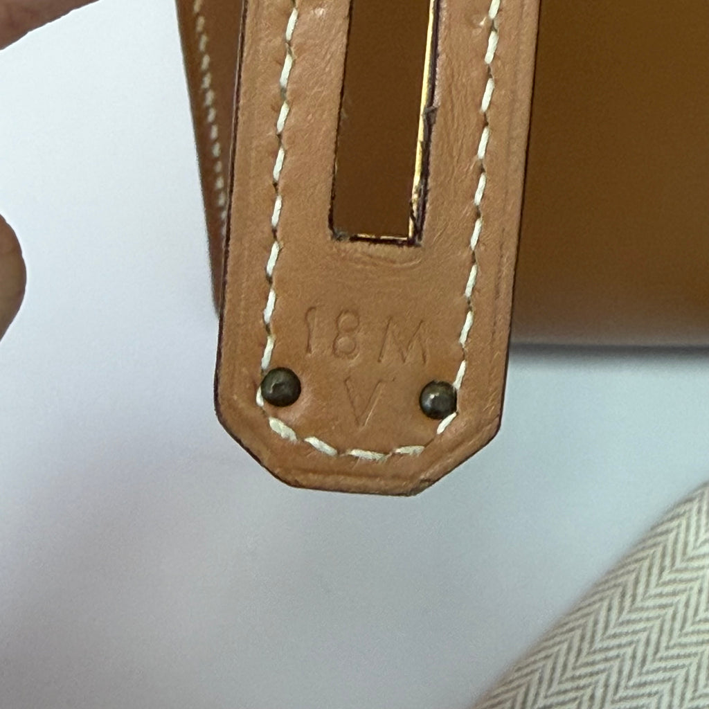 Pre-Owned Hermès Kelly 28, Gold Brown Box Calfskin, Gold Hardware, Hand & Crossbody Bag, Serial  N22239208