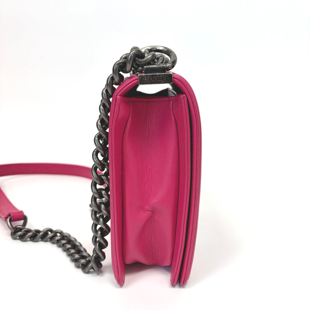 Pre-Owned Chanel Rose Red Vertical Leboy Calfskin 19 Series Year 2014 N22171470