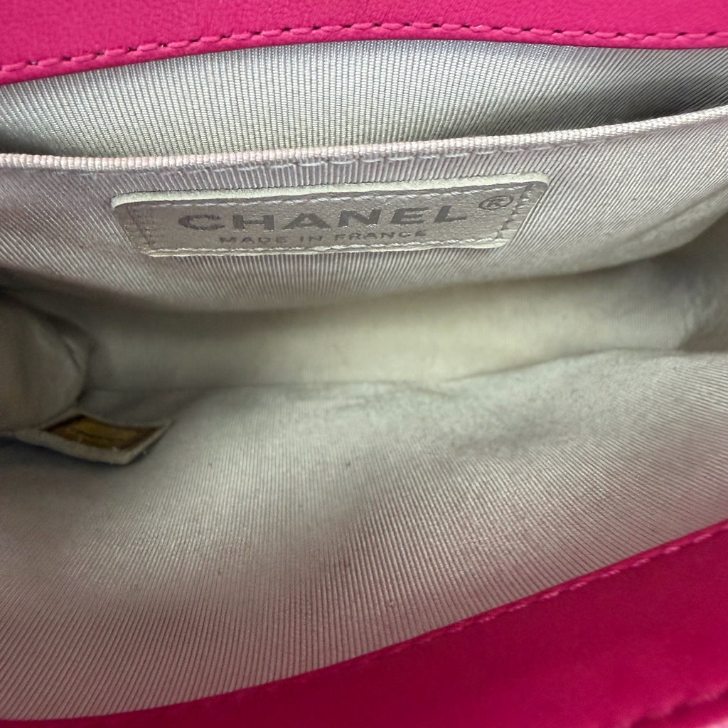 Pre-Owned Chanel Rose Red Vertical Leboy Calfskin 19 Series Year 2014 N22171470