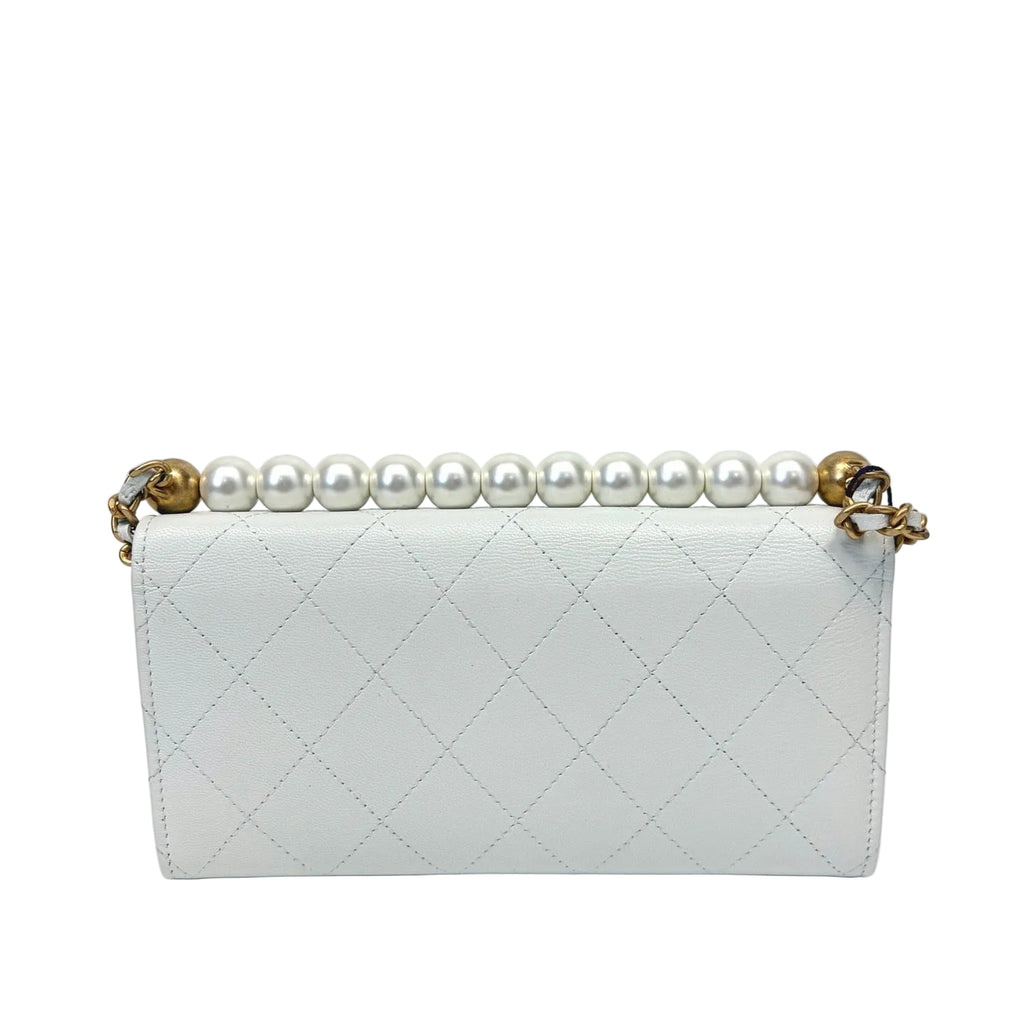 Pre-Owned Chanel White Calfskin Pearl Flap WOC Chain Bag Year2020 N22137057