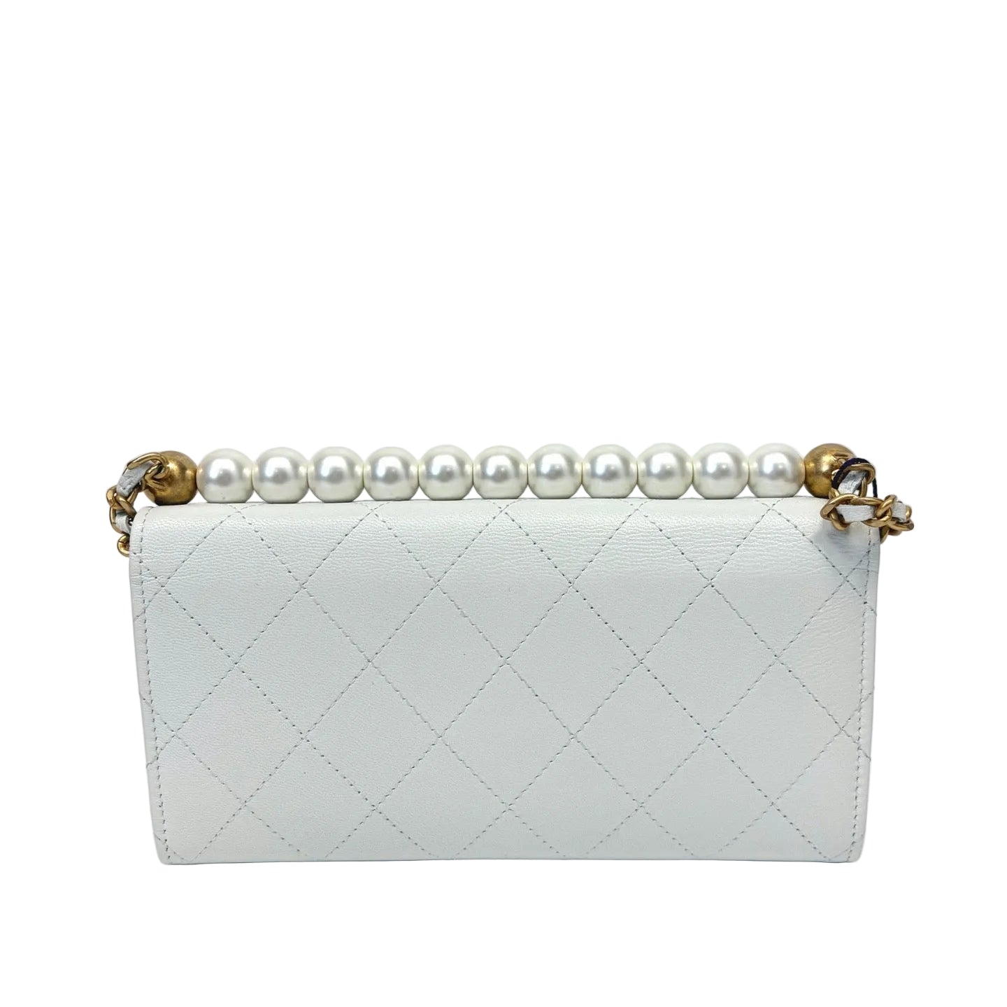 Pre-Owned Chanel White Calfskin Pearl Flap WOC Chain Bag Year2020 N22137057