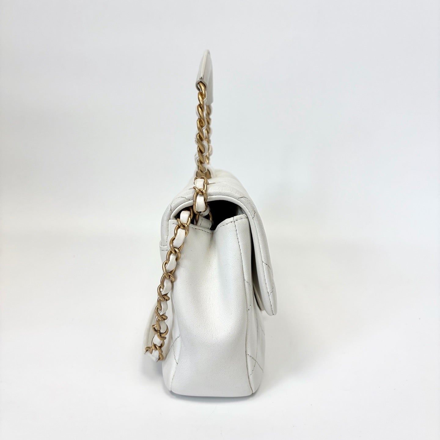 Pre-Owned Chanel White Lambskin Gold Hardware Circle Handle Medium CF Chain Bag Year2020 N22172017