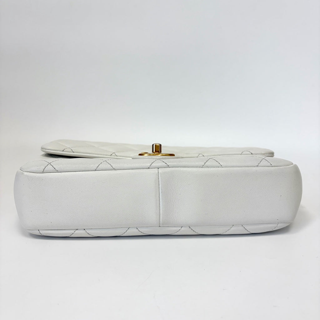 Pre-Owned Chanel White Lambskin Gold Hardware Circle Handle Medium CF Chain Bag Year2020 N22172017