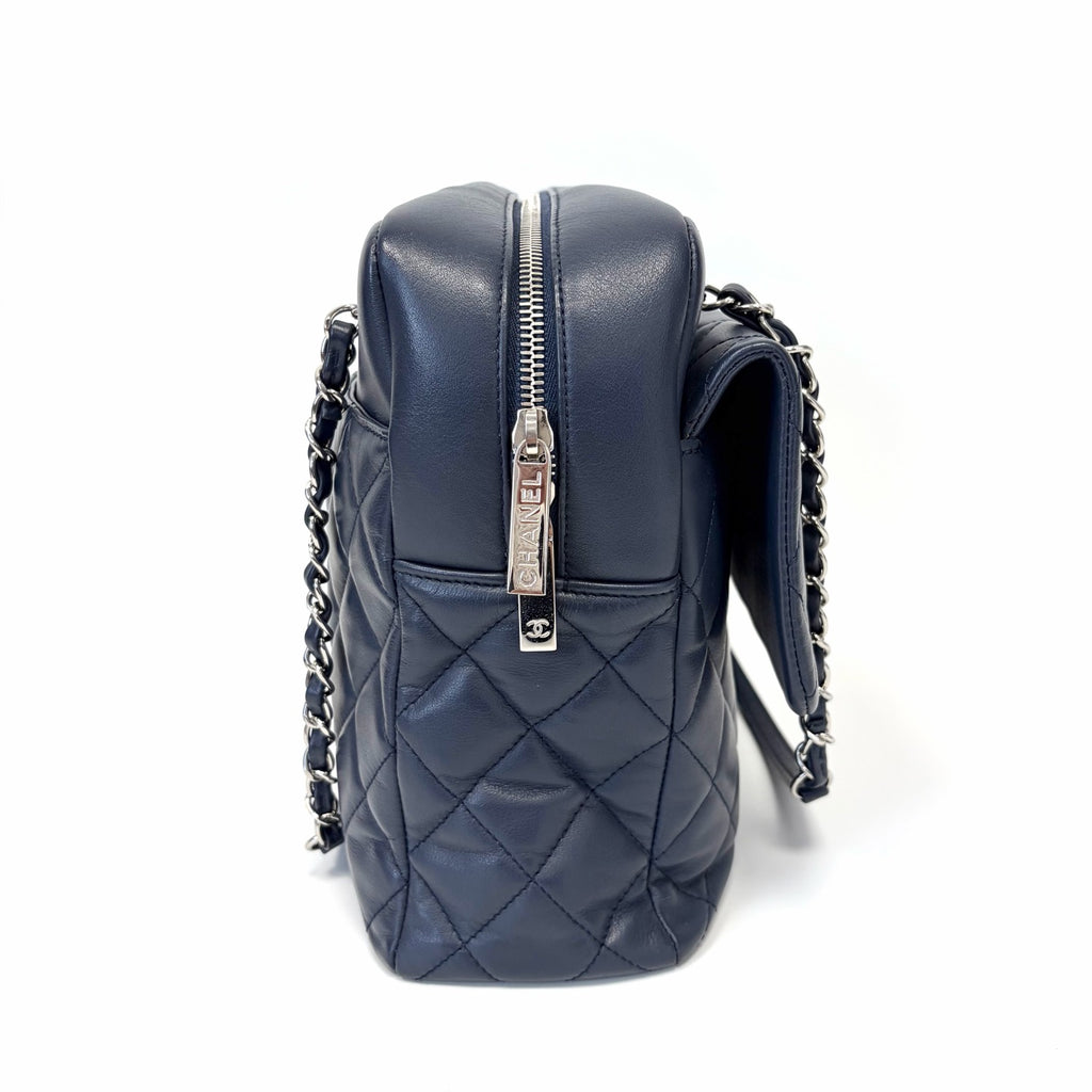 Pre-Owned Chanel Classic Quilted Flap Bag Navy Lambskin Silver Hardware 24 Series Late Year2018 Length 33 N22216544