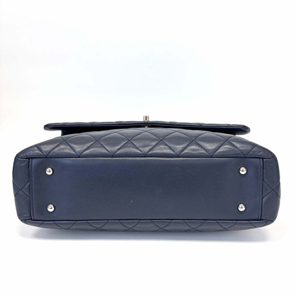 Pre-Owned Chanel Classic Quilted Flap Bag Navy Lambskin Silver Hardware 24 Series Late Year2018 Length 33 N22216544