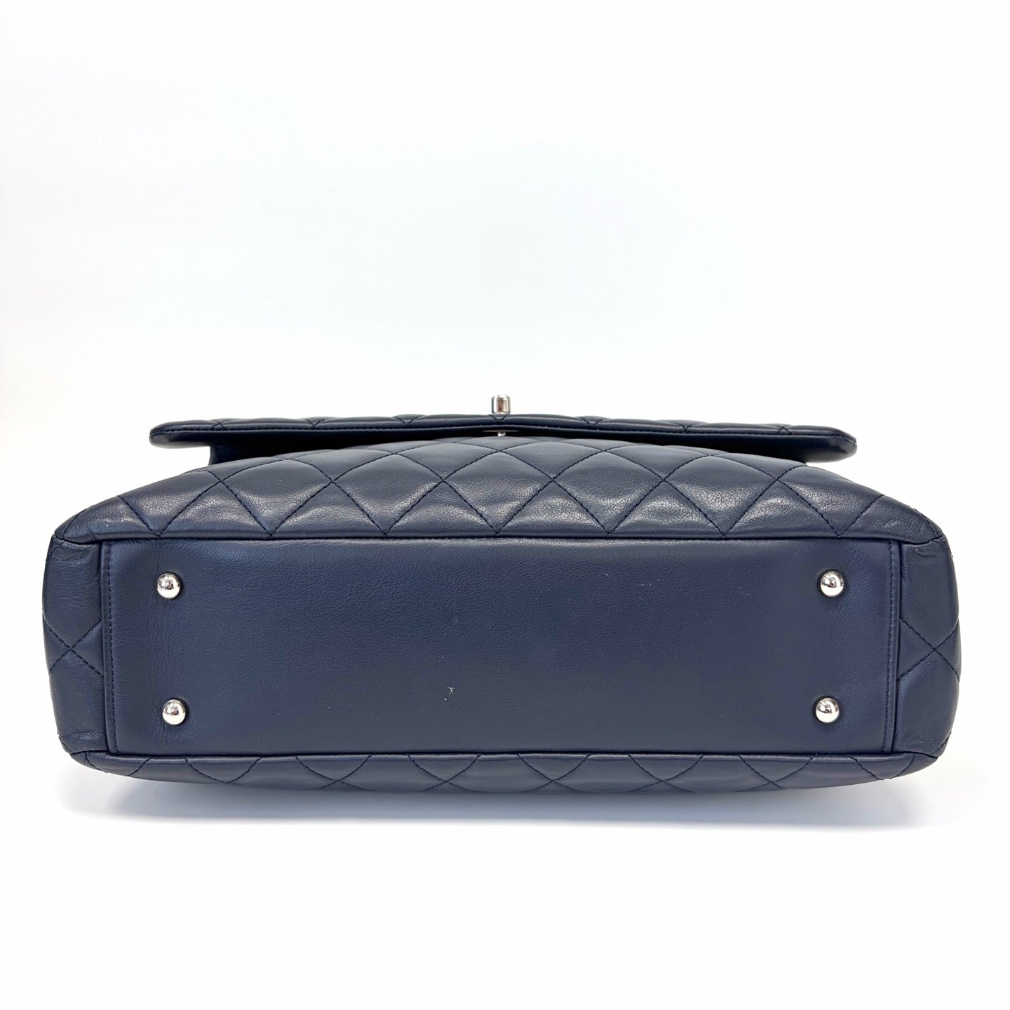 Pre-Owned Chanel Classic Quilted Flap Bag Navy Lambskin Silver Hardware 24 Series Late Year2018 Length 33 N22216544