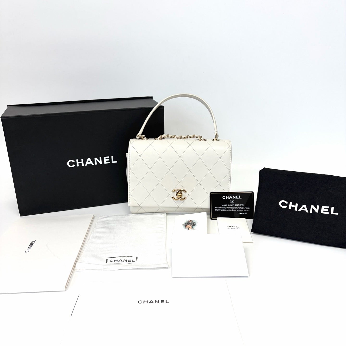 Pre-Owned Chanel White Double Chain Organizer Messenger Bag Year2019 N22163699