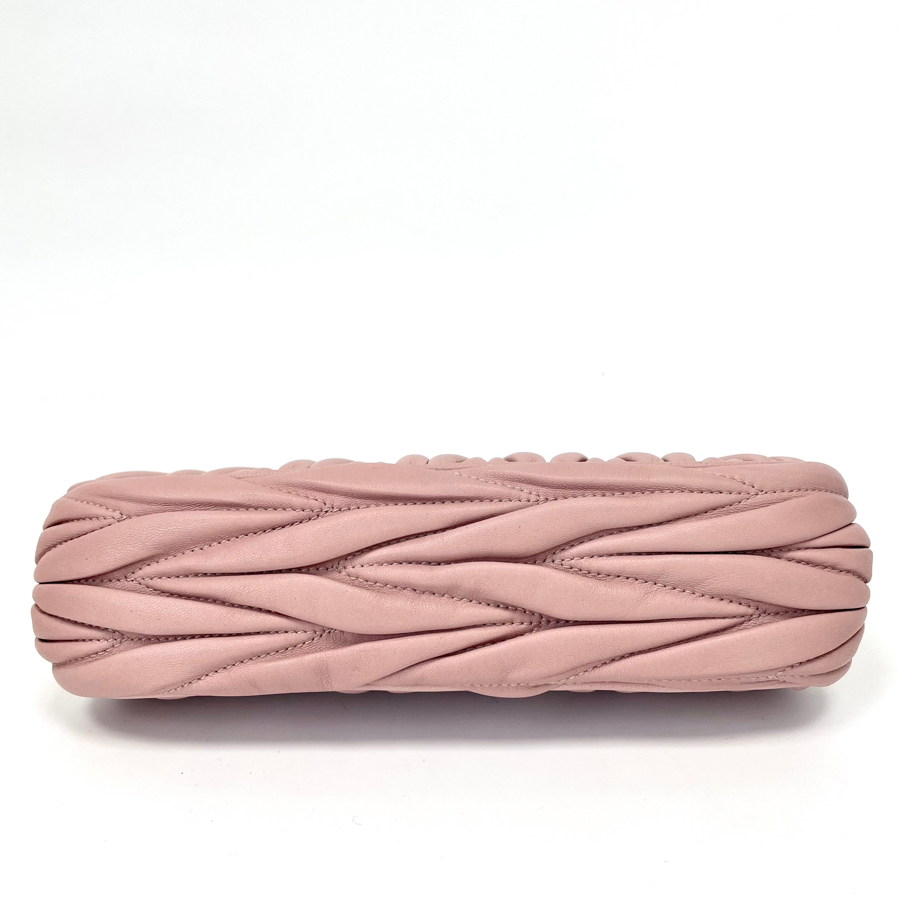 Pre-Owned Miu Miu Pink Ruched Sheepskin Clutch Chip Version Base Length 21 N22011543
