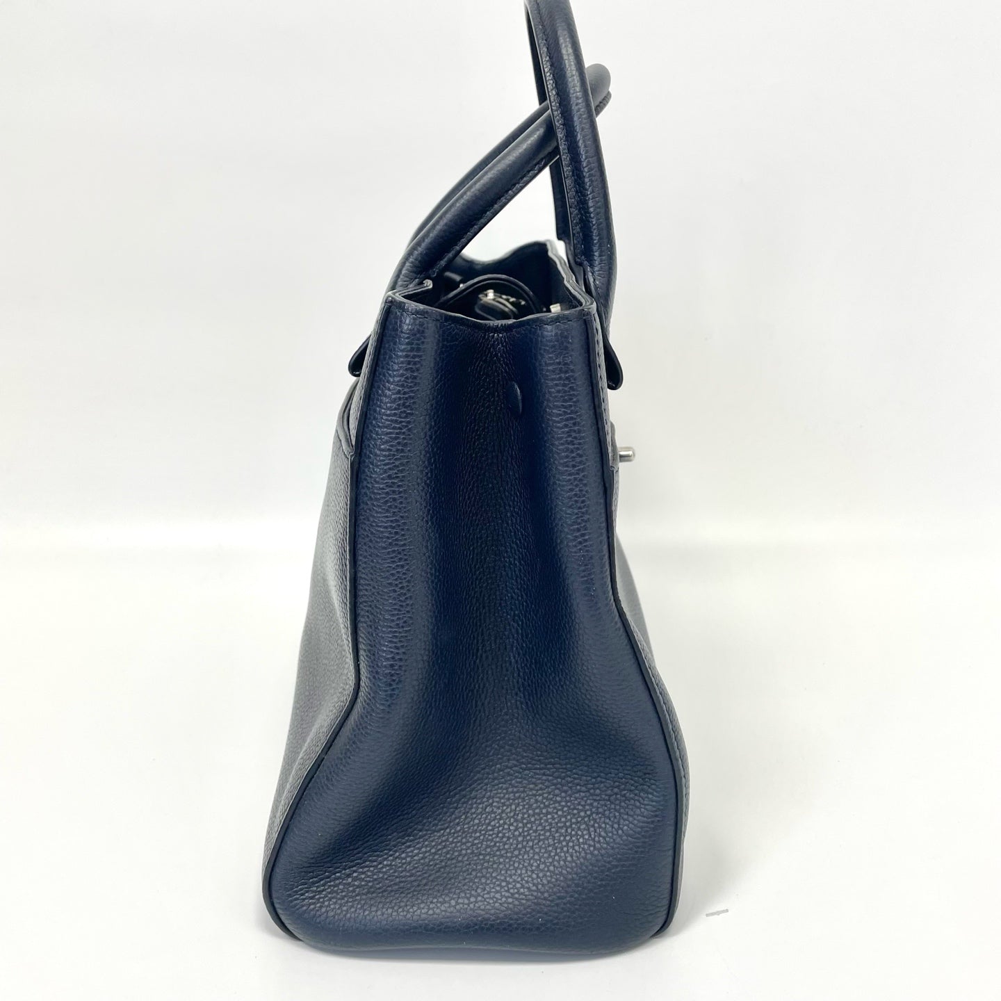 Pre-Owned Chanel Dark Blue Handbag Year2017 Base Length 35cm N21933692