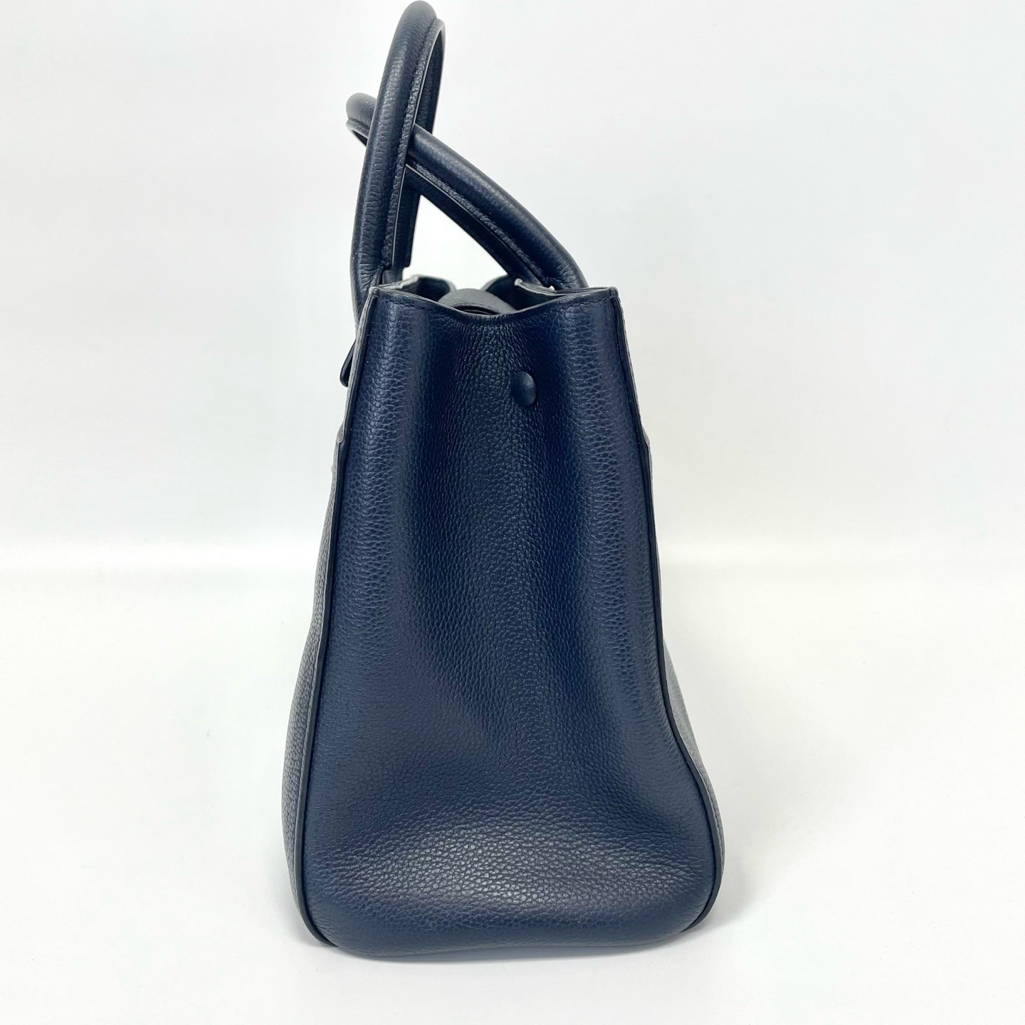 Pre-Owned Chanel Dark Blue Handbag Year2017 Base Length 35cm N21933692