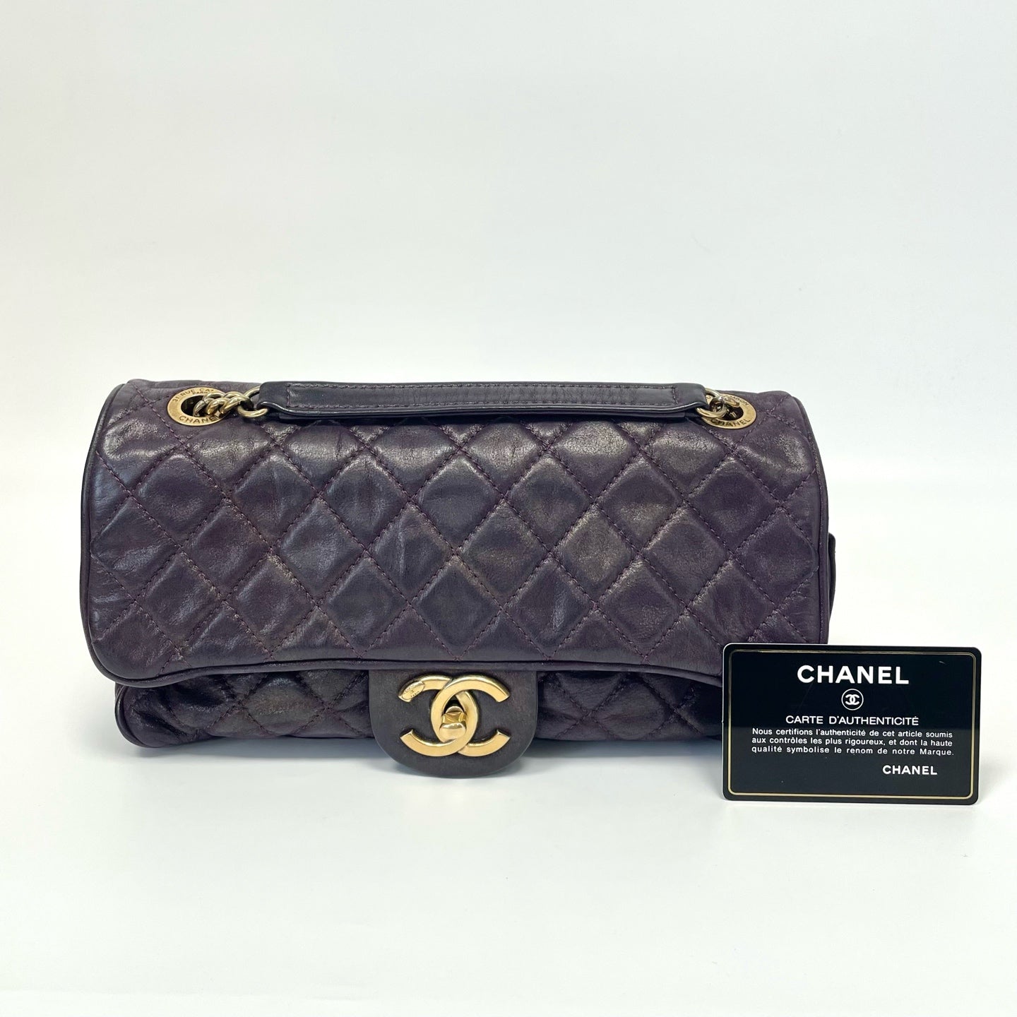 Pre-Owned Chanel Classic Quilted Chain Bag Pearlescent Purple 17 Series Year2013 Cowhide Leather Base Length 26 N22007046
