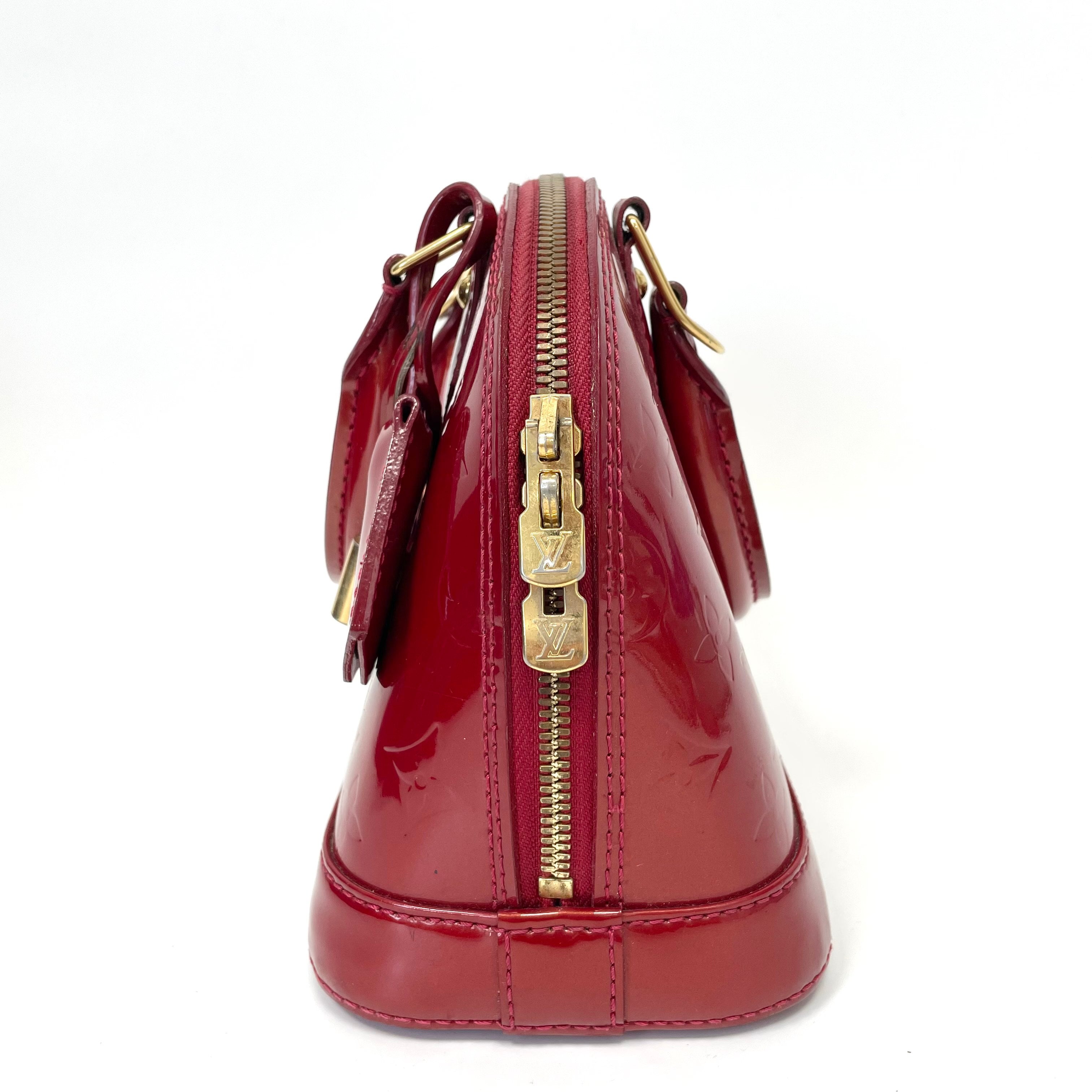 Pre-Owned Louis Vuitton Shell Bag Cherry Red Base Length 23.5 Year2013 N22419903